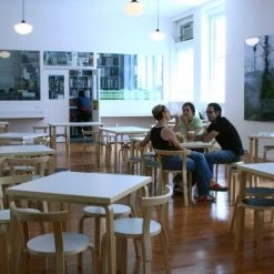 Artek - Tafel 81B 8 Artek - Tafel 81B -Meubilair Verkoopwinkel 81B Tisch ambiente 1