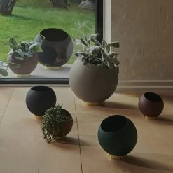 AYTM - Globe Bloempot -Meubilair Verkoopwinkel AYTM Globe Blumentoepfe Gruppe Situation 1