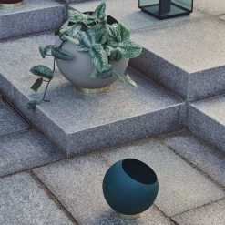 AYTM - Globe Bloempot -Meubilair Verkoopwinkel AYTM Globe Blumentoepfe Gruppe Situation 4