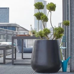 Amei - De Buikplant Container -Meubilair Verkoopwinkel Amei Bauchige Pflanzengefaess l Schwarz Ambiente