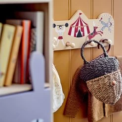 Bloomingville - Calle Boekenkast Met Laden, 55 X 89 Cm, Naturel 7 Bloomingville - Calle Boekenkast Met Laden, 55 X 89 Cm, Naturel -Meubilair Verkoopwinkel Bloomingville Miou Wandgarderobe Zirkus Ambiente