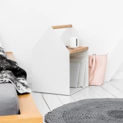 Yunic Tiny Haus - Bijzettafel, Wit -Meubilair Verkoopwinkel Connox Collection Tiny House Beistelltisch weiss Eiche Ambiente 01 Griff und Platte neu1