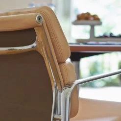 Vitra - Soft Pad Chair EA 217 -Meubilair Verkoopwinkel Deatail Lehne