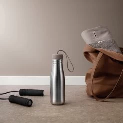 Eva Solo - Active Drinkfles 0,7 L, Roestvrij Staal / Zwart -Meubilair Verkoopwinkel Eva Solo Active Trinkflasche 0 7 l Edelstahl warm grey Ambiente