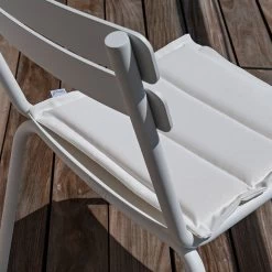 Fermob - Buitenkussen Luxembourg 37 X 41 Cm 9 Fermob - Buitenkussen Luxembourg 37 X 41 Cm -Meubilair Verkoopwinkel Fermob Basic Kissen Luxembourg Stuhl weiss Ambiente