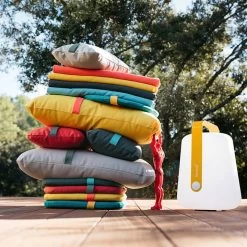 Fermob - Color Mix Buitenkussen 11 Fermob - Color Mix Buitenkussen -Meubilair Verkoopwinkel Fermob Color Mix Fouta Strandtuch Kissen Balad Leuchte Ambiente 1