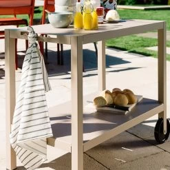 Fermob - Quiberon Zijbalk -Meubilair Verkoopwinkel Fermob Quiberon Beistelltisch muskat Situation 3