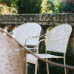 Fermob - Rendez-vous Fauteuil, Katoen Wit -Meubilair Verkoopwinkel Fermob Rendez Vous Sessel Terasse Ambiente