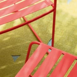 Fermob - Surprising Lounger + Voetsteun -Meubilair Verkoopwinkel Fermob Surprising Lounger Sessel und Fussablage capucine Detail