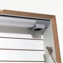 Müller Small Living - Flatbox Secretaris 13 Müller Small Living - Flatbox Secretaris -Meubilair Verkoopwinkel Flatbox weiss Detail Lampe Steckdose