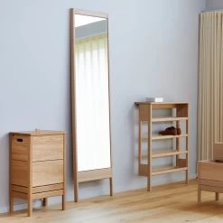 Form & Refine - A Line Schoenrek 9 Form & Refine - A Line Schoenrek -Meubilair Verkoopwinkel Form Refine A Line Schuhregal A Line Spiegel H 195 cm A Line Waeschekasten Situation