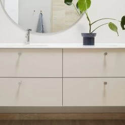 Form & Refine - Angle Haak -Meubilair Verkoopwinkel Form Refine Angle Haken 3 cm fuer Angle Hocker chrom matt Situation 2