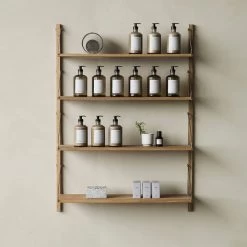 Frama - Library Plank 16 Frama - Library Plank -Meubilair Verkoopwinkel Frama Library Regal Eiche geoelt Situation 2