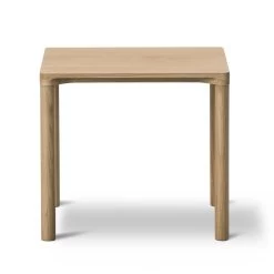 Fredericia - Piloti Sofa Tafel -Meubilair Verkoopwinkel Fredericia Piloti Sofatisch 31x39 cm Eiche geoelt frontal freisteller
