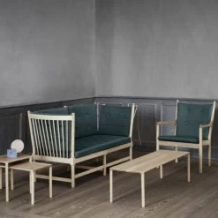 Fredericia - Piloti Sofa Tafel -Meubilair Verkoopwinkel Fredericia piloti Tisch eiche Sessel Sofa Ambiente