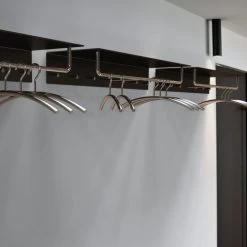 Frost - Unu Garderobe Met Haken En Rail -Meubilair Verkoopwinkel Frost Unu Wandgarderobe mit Haken und Stange 1000 mm schwarz poliert Situation