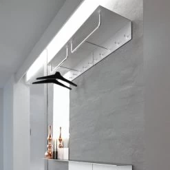 Frost - Unu Garderobe Met Haken En Rail -Meubilair Verkoopwinkel Frost Unu Wandgarderobe mit Haken und Stange 600 mm weiss Situation