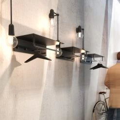 Frost - Unu Garderobe Met Haken En Rail -Meubilair Verkoopwinkel Frost Unu Wandgarderobe mit Haken und Stange schwarz Kleiderbuegel Unu 4 schwarz Situation 1