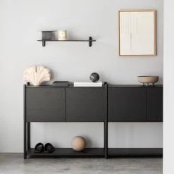 Gejst - Sceene Opbergsysteem 27 Gejst - Sceene Opbergsysteem -Meubilair Verkoopwinkel Gejst Sceene Standregal H Eiche schwarz Ambiente