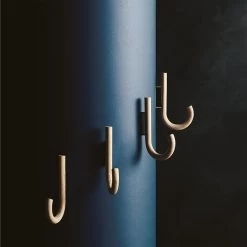 Gejst - Muurhaken -Meubilair Verkoopwinkel Gejst Wandhaken Eiche Messing Ambiente