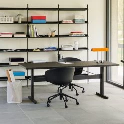 Hay - Passarelle Eettafel -Meubilair Verkoopwinkel HAY Passerelle Esstisch Situation 2