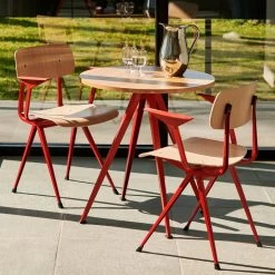 Hay - Result Fauteuil -Meubilair Verkoopwinkel HAY Result Armlehnenstuhl Eiche natur rot Situation 3