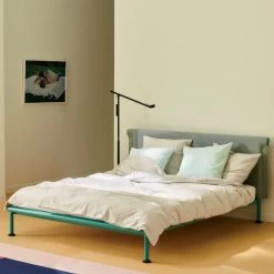 Hay Hooi - Tamoto Bed -Meubilair Verkoopwinkel HAY Tamoto Bett 180 x 200 cm tuerkis linara 499 Situation