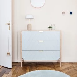 Hartô - Marius Ladekast -Meubilair Verkoopwinkel Harto Marius Schubladen Kommode lichtgrau RAL 7035 Ambiente 2