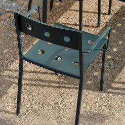 Hay - Balcony Leunstoel 26 Hay - Balcony Leunstoel -Meubilair Verkoopwinkel Hay Balcony Armlehnstuhl dark forest Situation