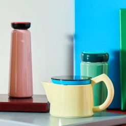 Hay - Sowden Bottle Geïsoleerde Fles -Meubilair Verkoopwinkel Hay Sowden Kollektion Situation 1