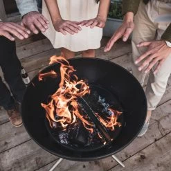 Höfats - Höfats - Bowl 57 Vuurschaal -Meubilair Verkoopwinkel Hoefats Bowl 57 Feuerschale mit Dreibein Situation 3