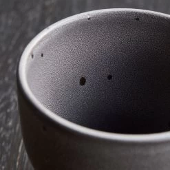 House Doctor - Liss Thermosbeker, H 14 Cm, Lichtgrijs (set Van 2) 14 House Doctor - Liss Thermosbeker, H 14 Cm, Lichtgrijs (set Van 2) -Meubilair Verkoopwinkel House Doctor Liss Thermobecher dunkelgrau Detail