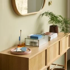 Hübsch Interior - Console Tafel Met Visgraatmotief, Eiken 8 Hübsch Interior - Console Tafel Met Visgraatmotief, Eiken -Meubilair Verkoopwinkel Huebsch Interior Konsolentisch mit Fischgraetenoptik Eiche Situation 2