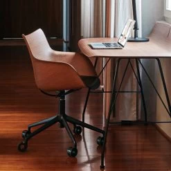 Kartell - Q/Wood Stoel Met Wielen -Meubilair Verkoopwinkel Kartell Q Wood Stuhl mit Rollen schwarz Buche dunkel Situation 1