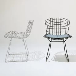 Knoll - Bertoia Stoel Zonder Bekleding, Verchroomd 9 Knoll - Bertoia Stoel Zonder Bekleding, Verchroomd -Meubilair Verkoopwinkel Knoll Bertoia Stuhl verchromt schwarz Situation