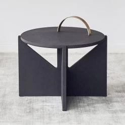 Kristina Dam Studio - Salontafel -Meubilair Verkoopwinkel Kristina Dam Studio Couchtisch 52 cm H 36 cm schwarz Ambiente 1