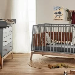 Luna Leander - Babybedje 10 Luna Leander - Babybedje -Meubilair Verkoopwinkel Leander Luna Babybett 140x70 cm Eiche grau Ambiente 2