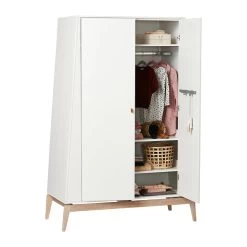 Luna Leander - Garderobe -Meubilair Verkoopwinkel Leander Luna Kleiderschrank 130x58 cm Eiche weiss offen eingeraeumt frei