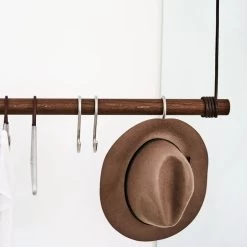 LindDNA - Swing Hangkast -Meubilair Verkoopwinkel LindDNA Swing Haengegarderobe M 80 cm Eiche geraeuchert braun Situation 1