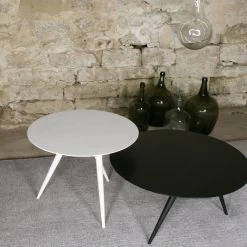 Maigrau - TURN LOW Salontafel, Natuurlijk Eiken, Afwerking Blanke Lak -Meubilair Verkoopwinkel Maigrau TURN LOW Couchtisch schwarz TURN HIGH Beistelltisch weiss Situation