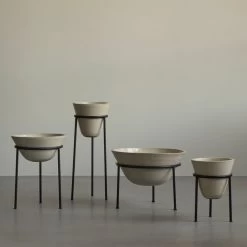 Audo - Daiza Plantenpot 11 Audo - Daiza Plantenpot -Meubilair Verkoopwinkel Menu Daiza Pflanztopf schwarz elfenbein Situation 2