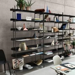 Muuto - Stel Rekkensysteem Samen (Config. 4), Zwart -Meubilair Verkoopwinkel Muuto Compile Shelving System schwarz Buecherregal Dekoration Ambiente
