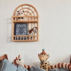 Oyoy - Rainbow Kinderplank, Rotan 5 Oyoy - Rainbow Kinderplank, Rotan -Meubilair Verkoopwinkel OYOY Rainbow Kinderregal Rattan Situation