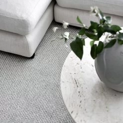 Pappelina - Edit Tapijt -Meubilair Verkoopwinkel Pappelina Edit Teppich black closeup Livingroom Situation 7