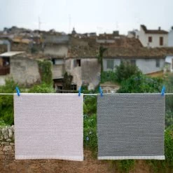 Pappelina - Mono Tapijt (60 Cm) 21 Pappelina - Mono Tapijt (60 Cm) -Meubilair Verkoopwinkel Pappelina Mono Teppich 60x150 cm pale rose ballet warm grey Ambiente 1