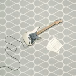 Pappelina - Otis Tapijt (70 Cm) 8 Pappelina - Otis Tapijt (70 Cm) -Meubilair Verkoopwinkel Pappelina Otis Wendeteppich hellgrau creme gitarre Ambiente