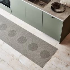 Pappelina - Vera Omkeerbaar Tapijt 2. 0 (Bio Edition) -Meubilair Verkoopwinkel Pappelina Vera Teppich metallic Situation 5