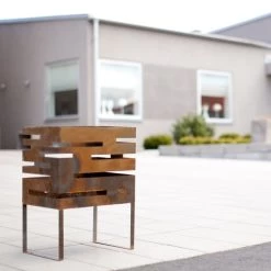 Röshults - Urban Brandweerwagen -Meubilair Verkoopwinkel Roeshults Urban Feuerkorb ambiente 1