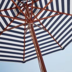 Skagerak - Messina Parasol -Meubilair Verkoopwinkel Skagerak Messina Sonnenschirm 270 cm dunkelblau gestreift Ambiente 2