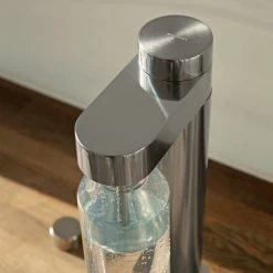 Stelton - Brus Waterbubbelfles, Roestvrij Staal -Meubilair Verkoopwinkel Stelton Brus Wassersprudler stahl Detail